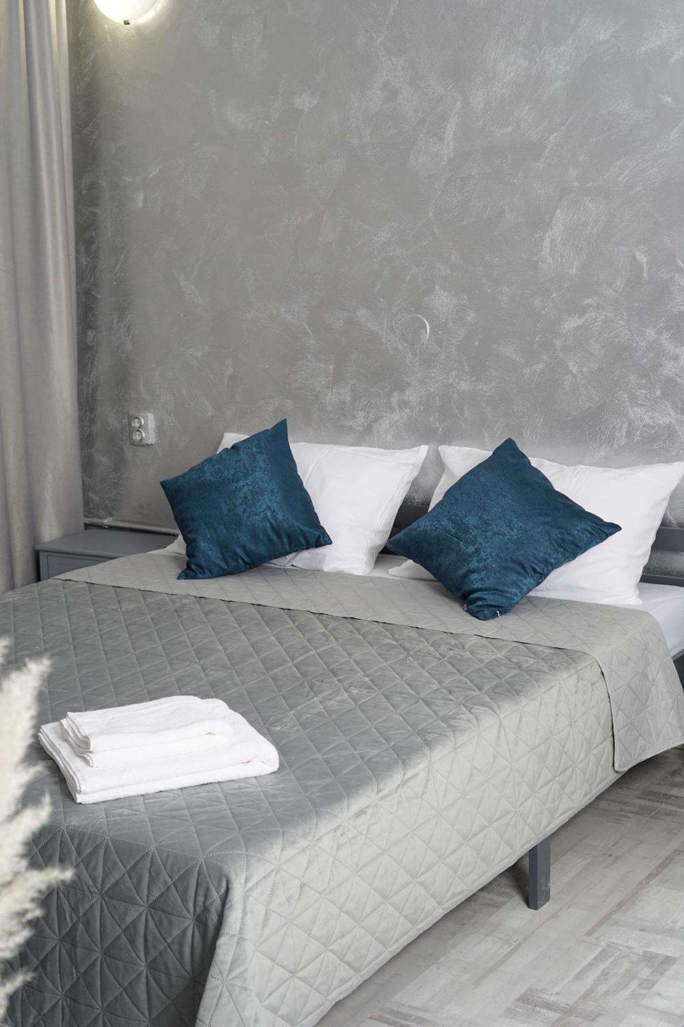 24 Shades Of Grey, Rezerva Acum Apartament Ultracentral, Ceai, Cafea, Filtru Apa Rece-Fierbinte, Saltea 160 Cm Memory Foam Craiova Esterno foto